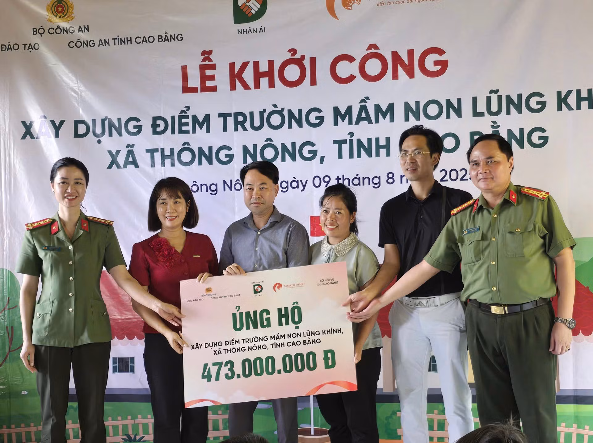 Cục Đào tạo và các nhà tài trợ trao tặng điểm trường mầm non Lũng Khỉnh tại Cao Bằng -0