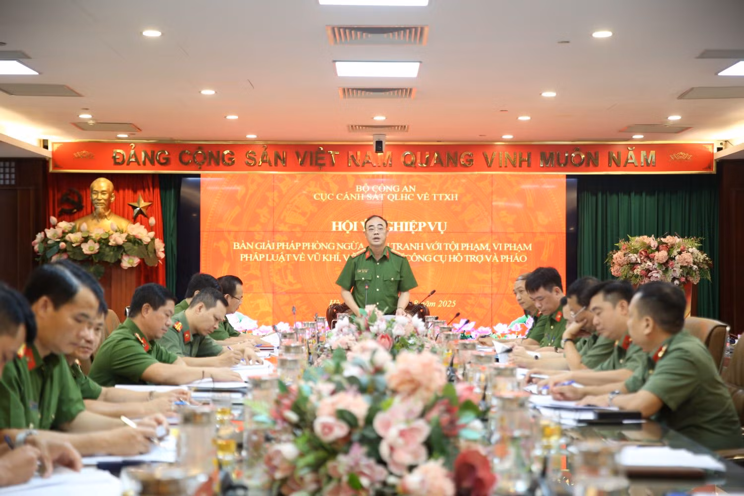 Giải pháp phòng ngừa, đấu tranh tội phạm, vi phạm pháp luật về VK, VLN, CCHT và pháo -0