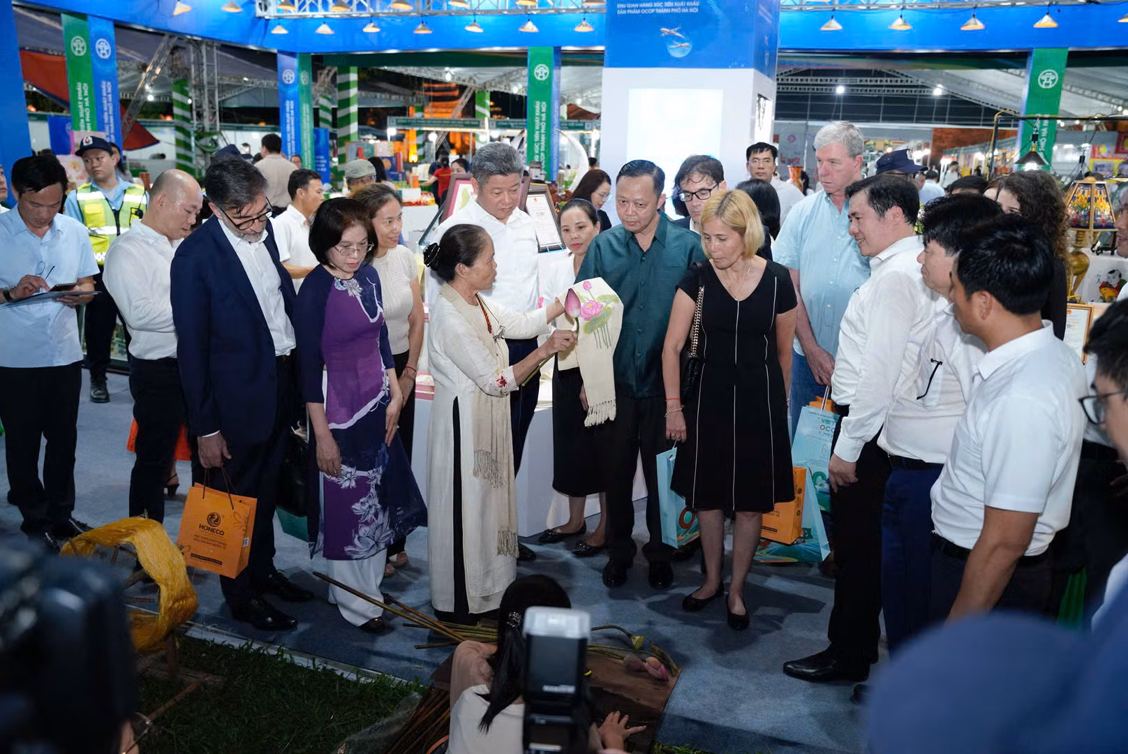 Khai mạc hội chợ sản phẩm OCOP xuất khẩu 2025 -0