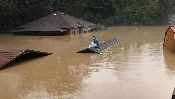 Chuẩn bị cho giao tranh lớn, Tổng thống Ukraine sơ tán người dân tại Donetsk ảnh 3