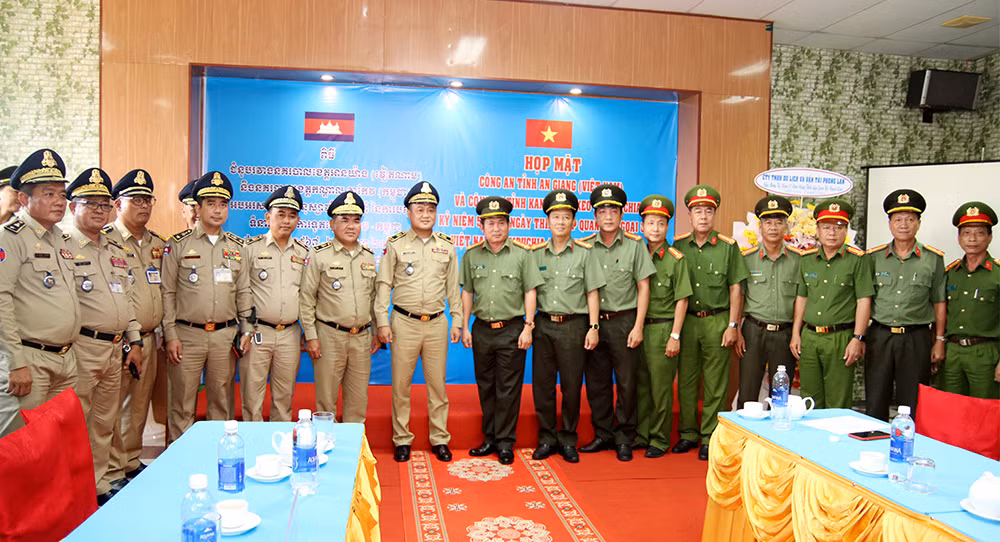 Đẩy mạnh hợp tác, ổn định an ninh biên giới -0