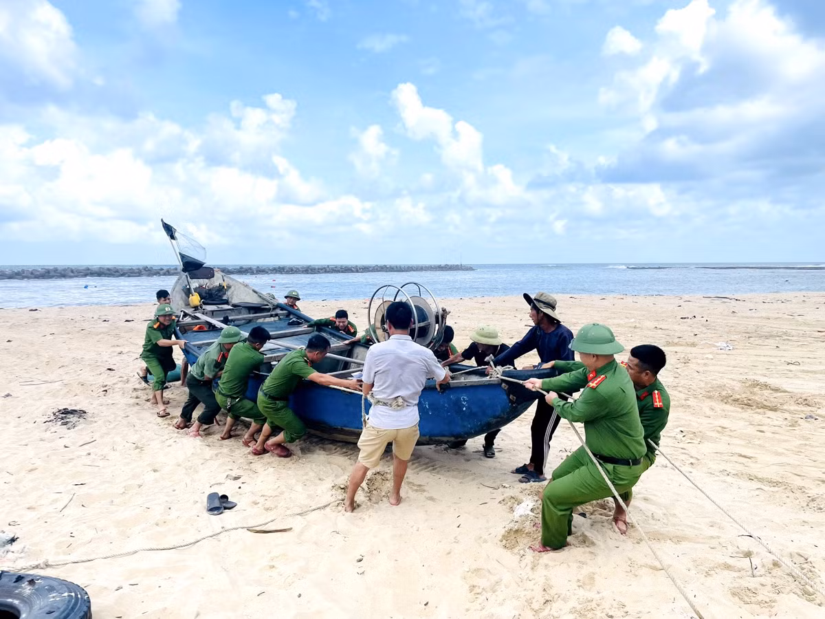 Hà Tĩnh huy động cả hệ thống chính trị chủ động ứng phó với bão số 10 -0