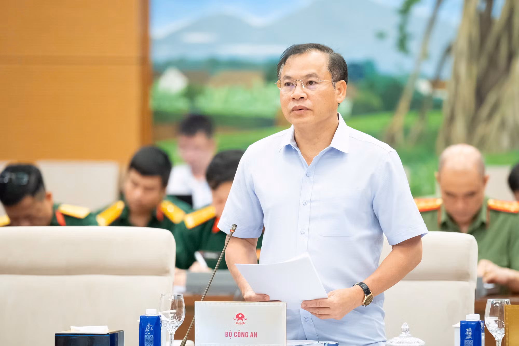 Xây dựng Luật sửa đổi, bổ sung một số điều của 10 luật có liên quan đến ANTT nhằm đáp ứng yêu cầu cấp bách của thực tiễn -0