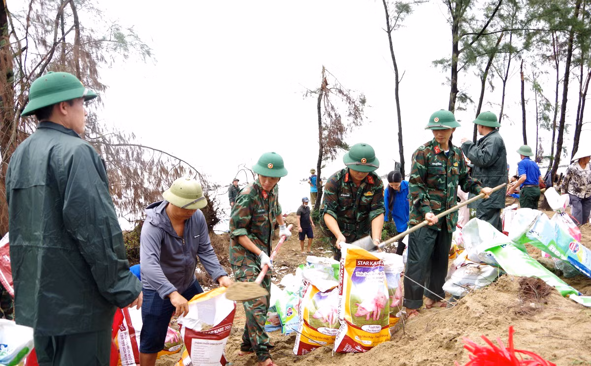 Hà Tĩnh huy động cả hệ thống chính trị chủ động ứng phó với bão số 10 -0