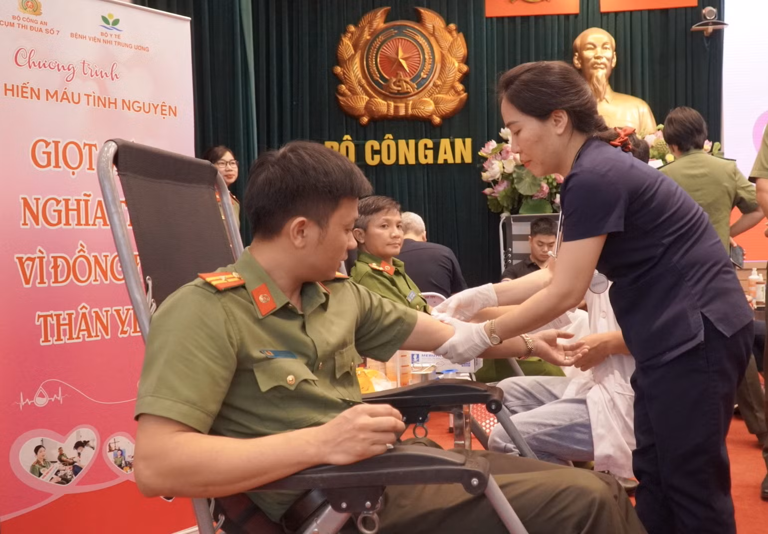 CBCS Cụm thi đua số 7 sôi nổi hiến máu tình nguyện -0