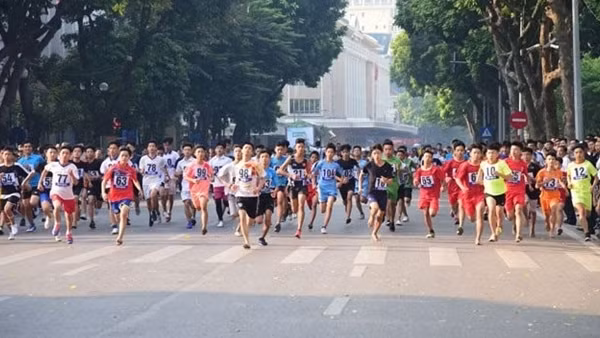 4.000 vận động viên tham dự Chung kết Giải chạy Báo Hà Nội mới mở rộng lần thứ 50
