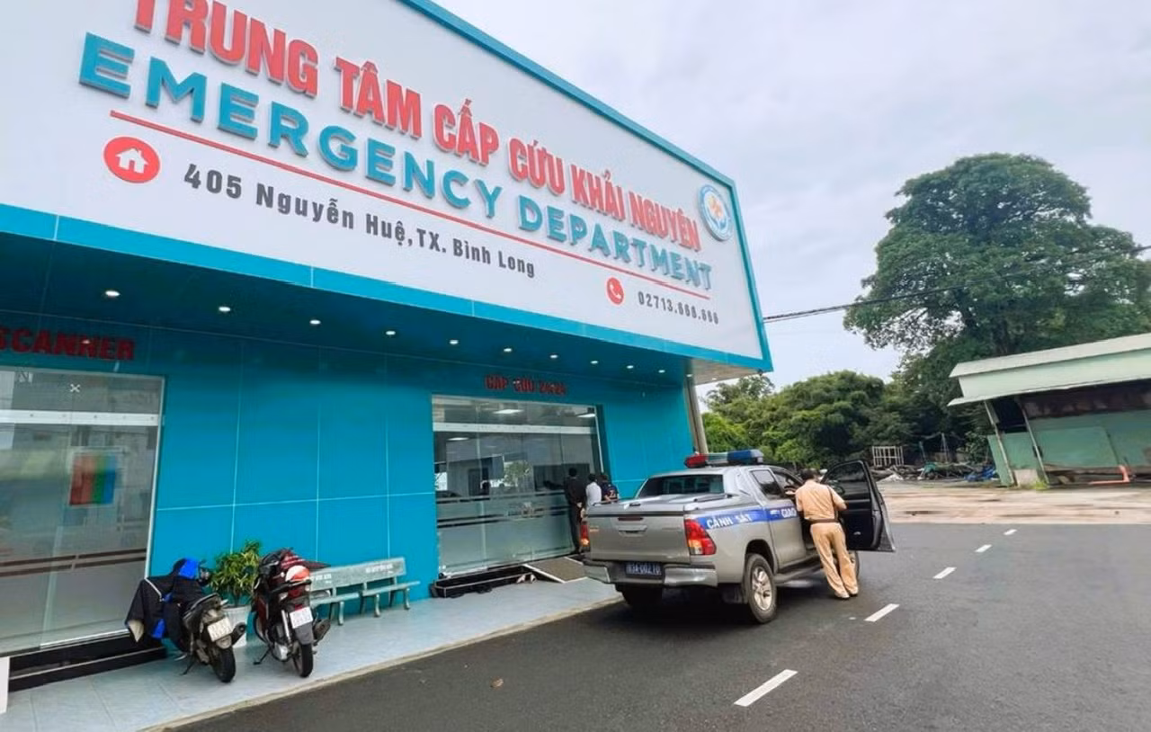 CSGT Công an Đồng Nai kịp thời đưa bé trai 1 tuổi đi cấp cứu -0