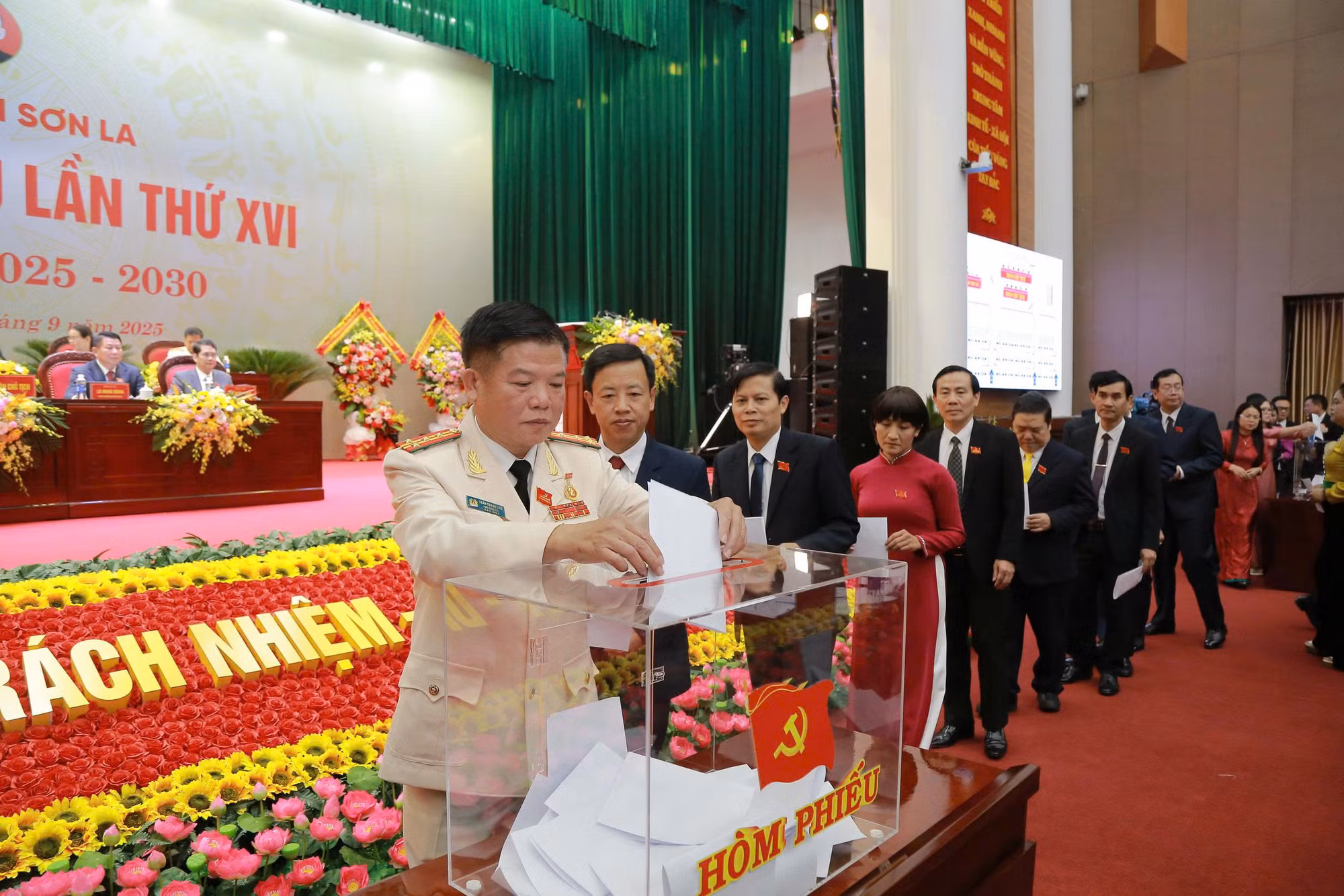 Đảng bộ tỉnh Sơn La đề ra nhiều nhiệm vụ, giải pháp&nbsp;đột phá để phát triển thành trung tâm kinh tế - xã hội của tiểu vùng Tây Bắc -0