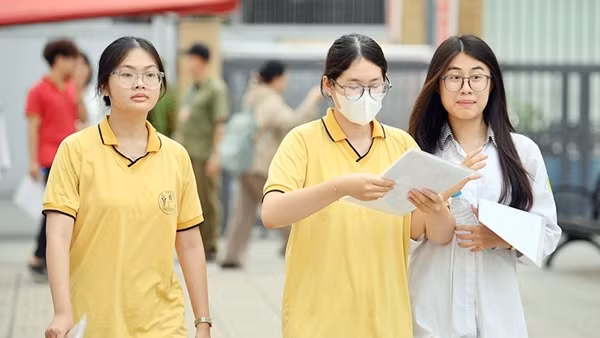 Bỏ xét tuyển đại học bằng học bạ cần có lộ trình phù hợp