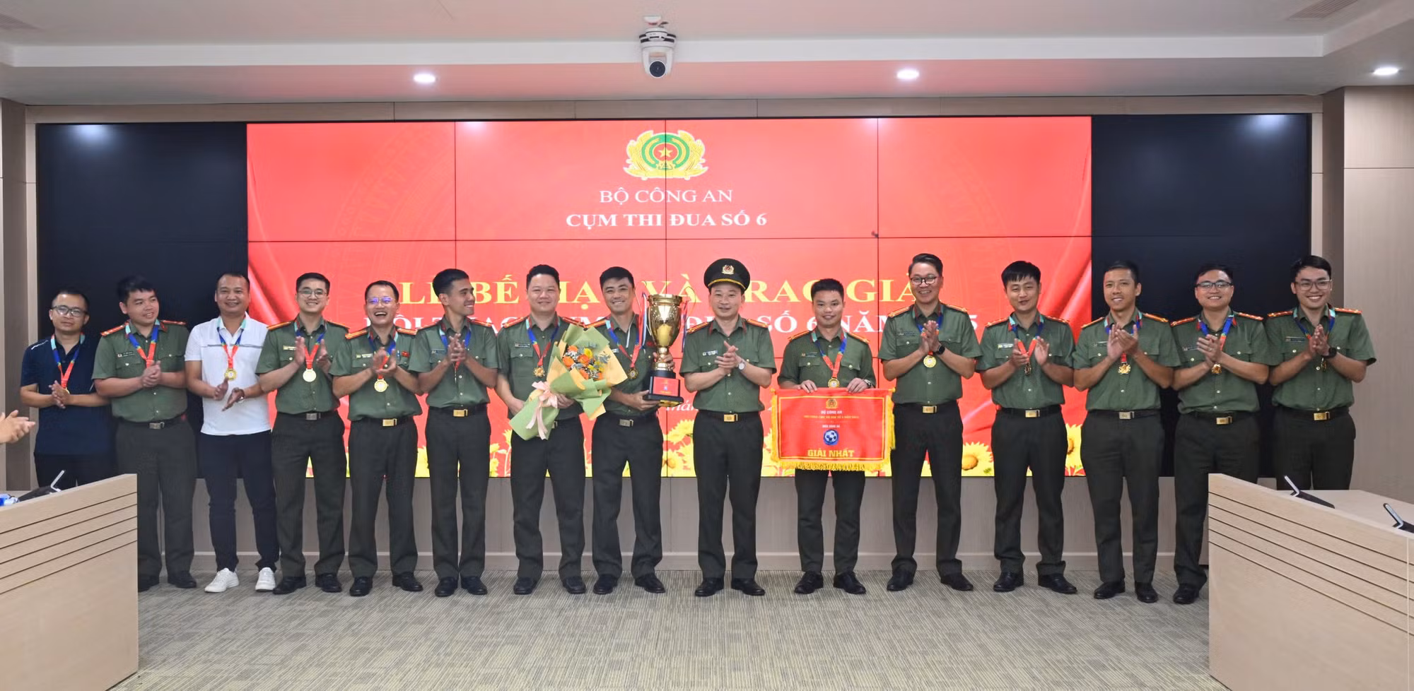 Trao giải hội thao Cụm thi đua số 6, Bộ Công an -0