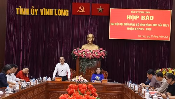 Vĩnh Long phấn đấu trở thành trung tâm kinh tế biển và sản xuất năng lượng tái tạo vùng ĐBSCL
