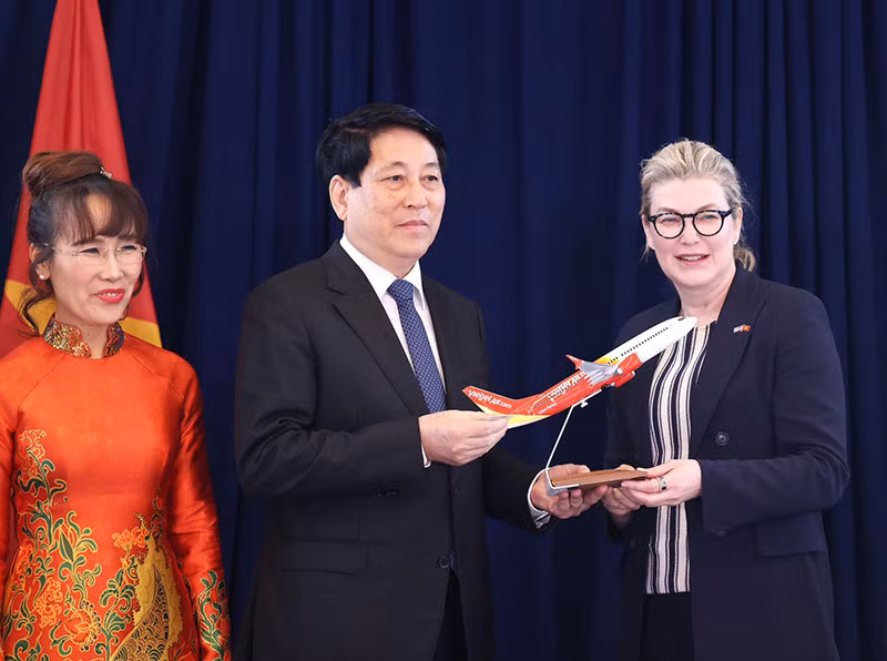 Chủ tịch nước Lương Cường chứng kiến Vietjet nhận bàn giao tàu bay Boeing đầu tiên – dấu mốc 30 năm quan hệ Việt Nam – Hoa Kỳ -0