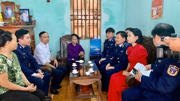 Bồi đắp tình yêu biển đảo từ cuộc thi “Em yêu biển đảo quê hương”