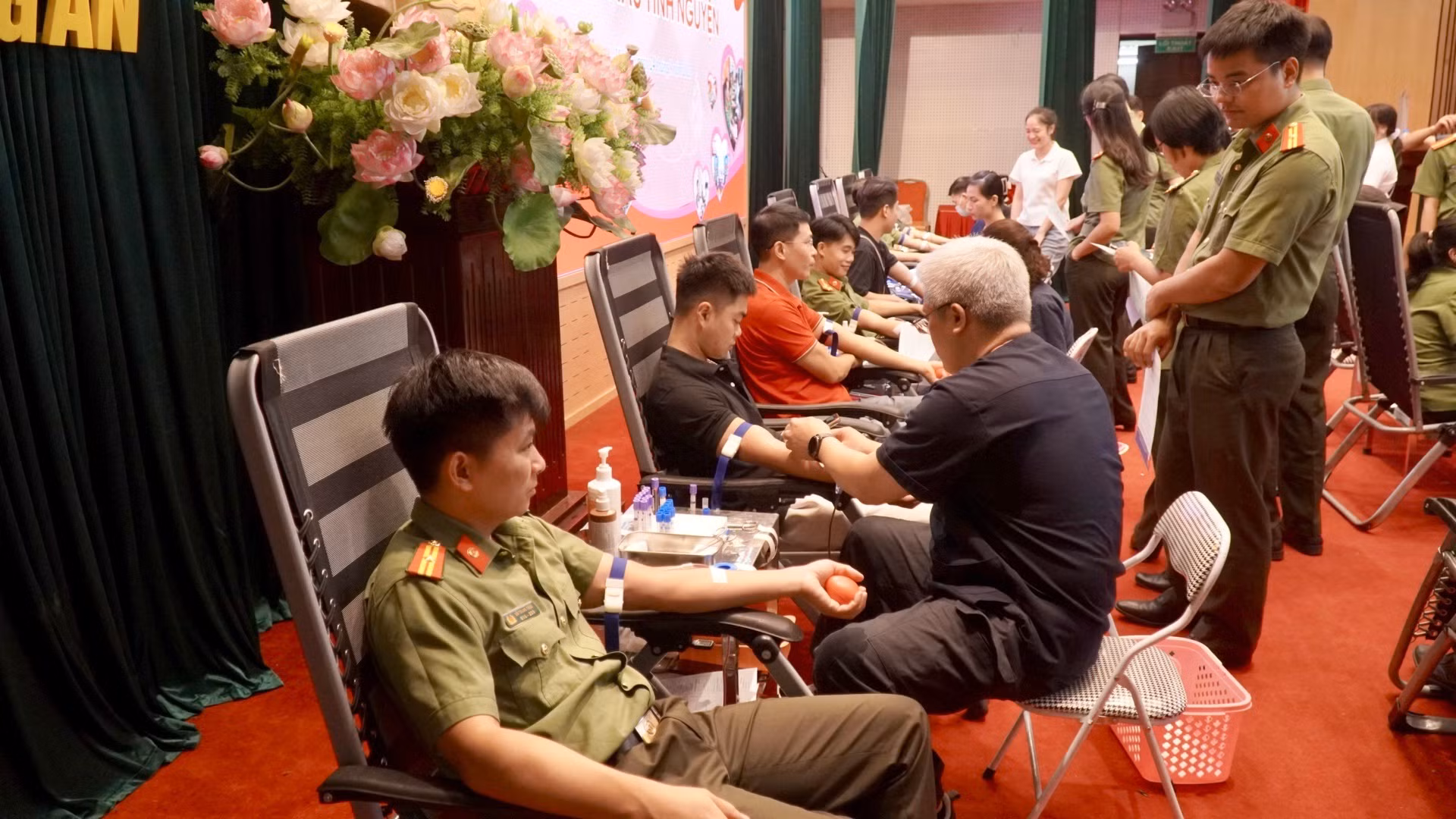 CBCS Cụm thi đua số 7 sôi nổi hiến máu tình nguyện -1