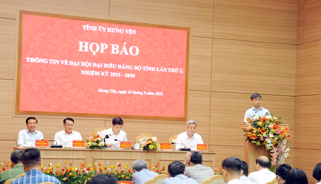 Hưng Yên chuẩn bị chu đáo văn kiện và nhân sự cho Đại hội Đảng bộ tỉnh lần thứ I -0
