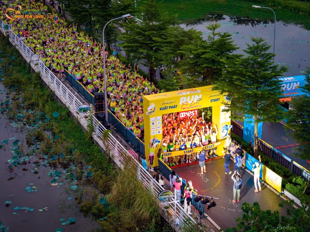 Hơn 330 vận động viên khiếm thính tham gia giải chạy “Run For Love 2025” -0