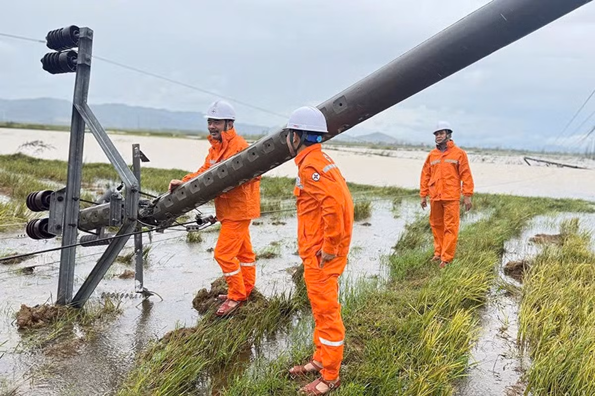 Tổng lực khắc phục hậu quả bão số 10 -0