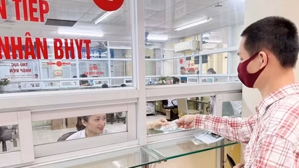 Bác tin dừng chi trả BHYT cho bệnh nặng, phẫu thuật
