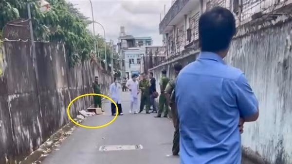 Truy tìm người bỏ thi thể bé sơ sinh trong hộp giấy rồi để ở hẻm