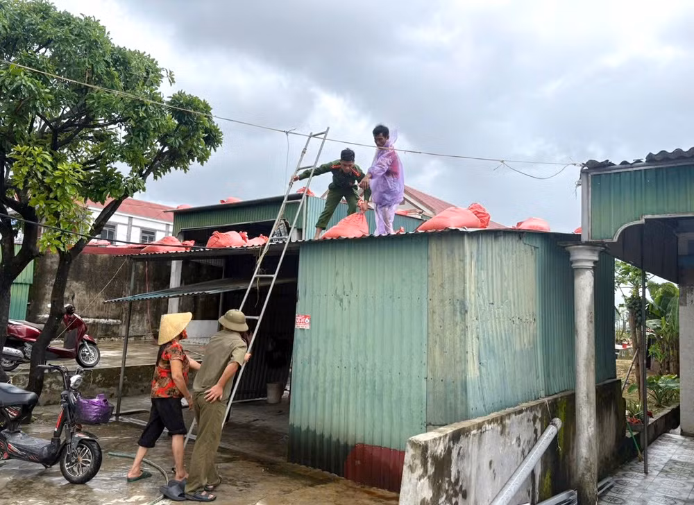 Hà Tĩnh huy động cả hệ thống chính trị chủ động ứng phó với bão số 10 -0