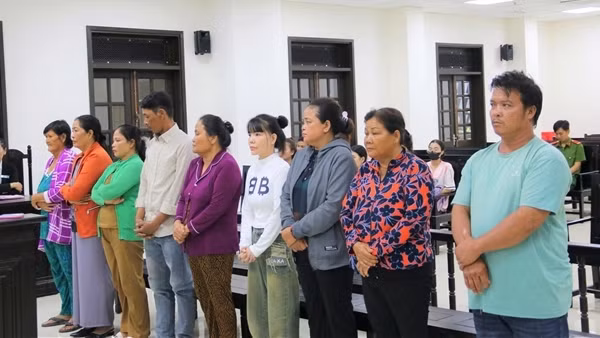 Băng nhóm lừa bán 47 phụ nữ sang Trung Quốc làm vợ bị phạt 113 năm tù