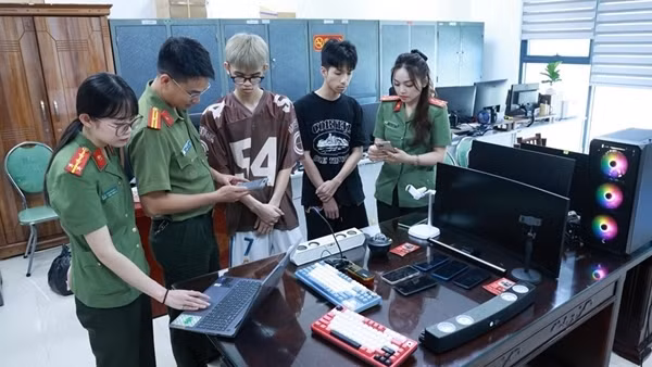 Cạm bẫy từ đánh bạc qua livestream