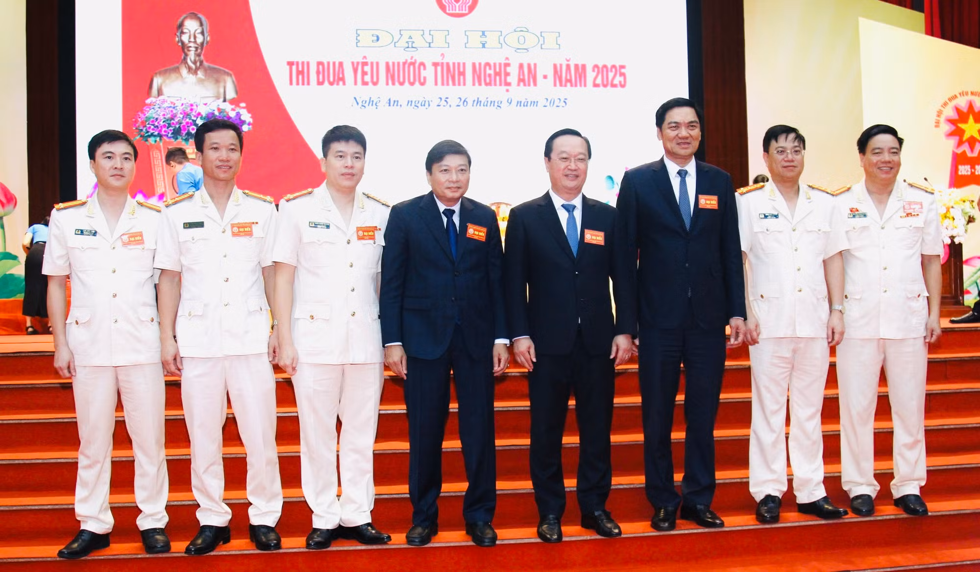 Đại hội Thi đua yêu nước tỉnh Nghệ An năm 2025: Tôn vinh, lan toả những tấm gương điển hình tiên tiến -0