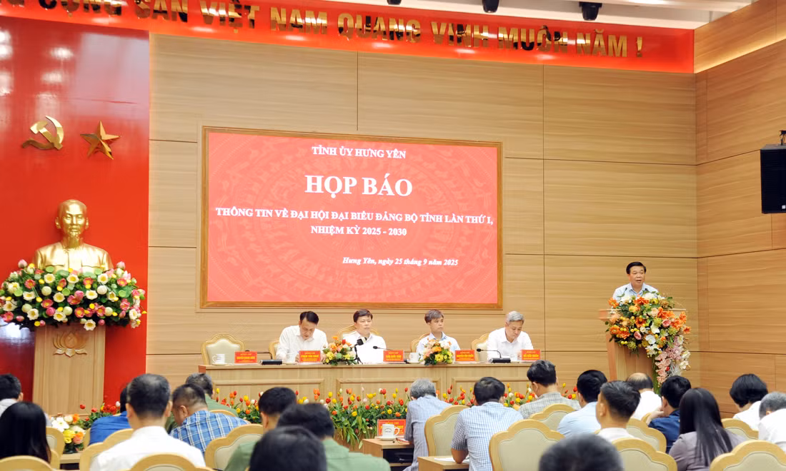 Hưng Yên chuẩn bị chu đáo văn kiện và nhân sự cho Đại hội Đảng bộ tỉnh lần thứ I -0