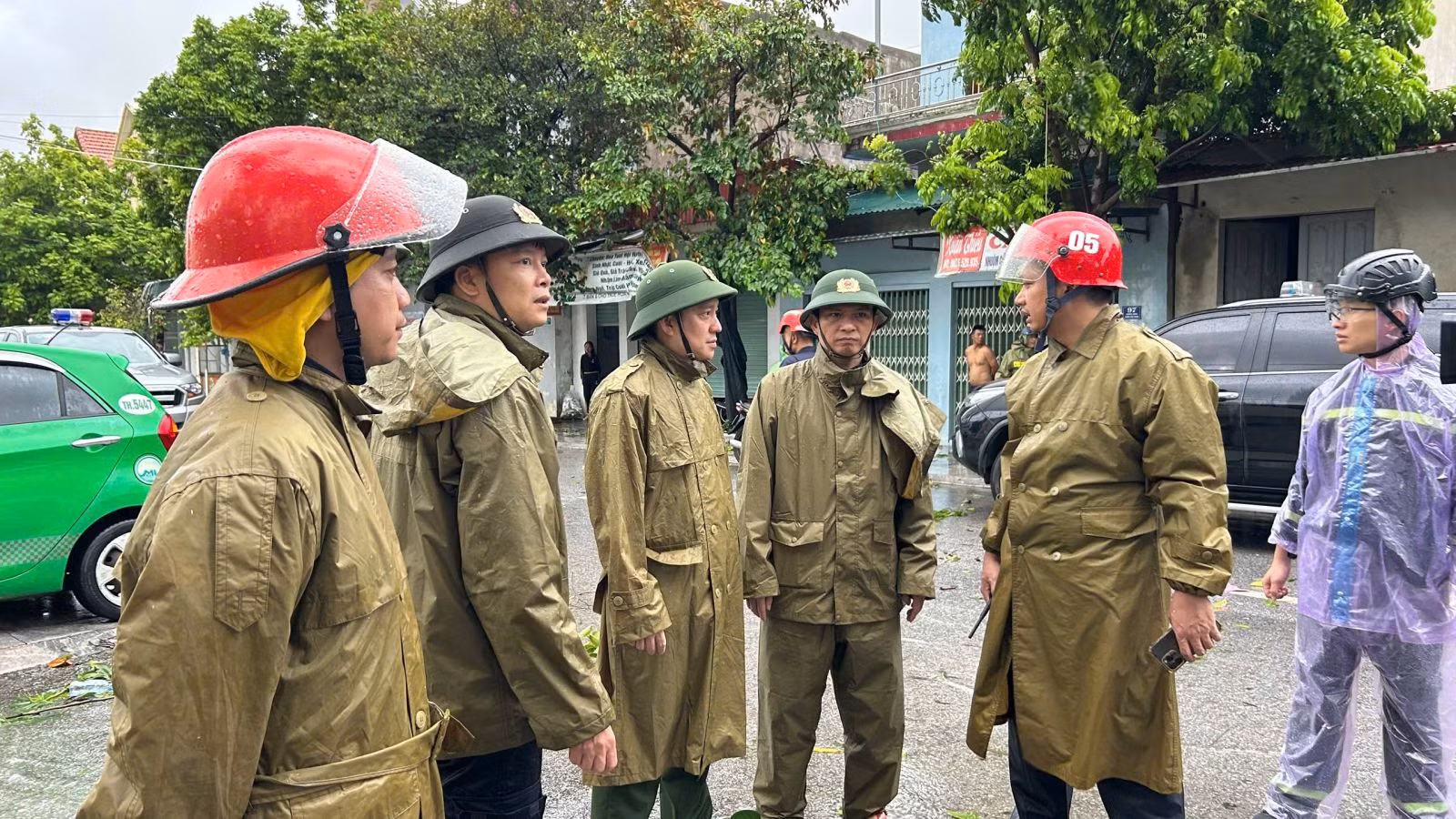 Công an Thanh Hoá ứng phó kịp thời nhiều sự cố trong đêm mưa bão -0