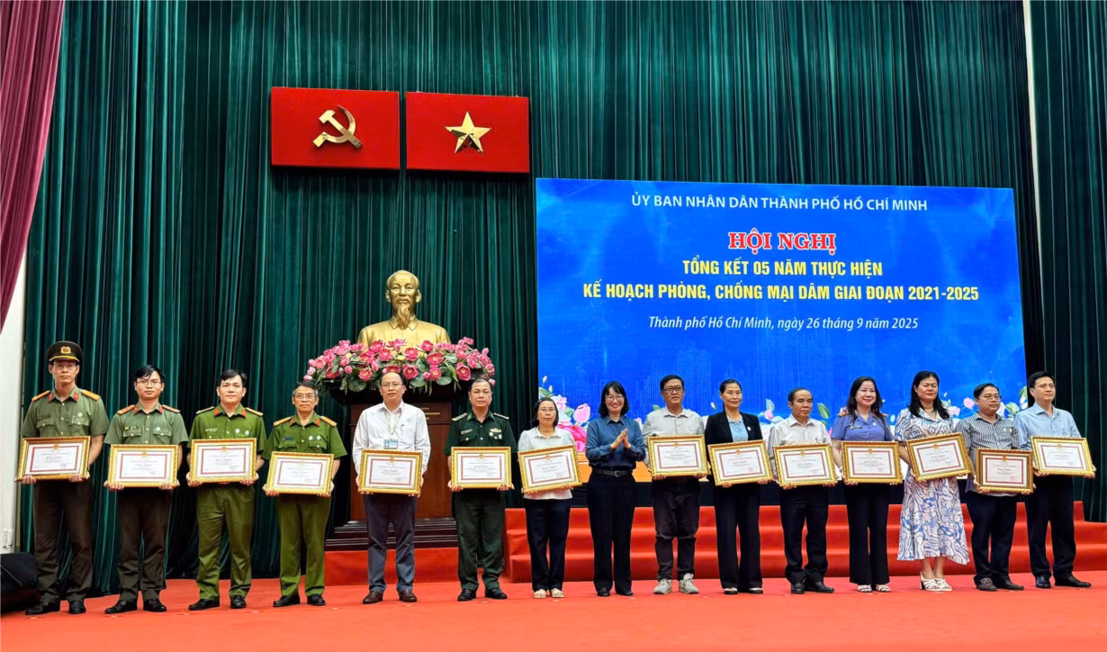 TP Hồ Chí Minh: Hoạt động mại dâm diễn biến phức tạp với nhiều hình thức trá hình -1