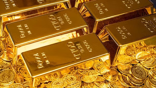 Vì đâu thị trường vàng toàn cầu “dậy sóng”?
