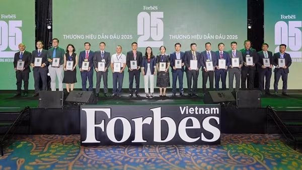 VRG được vinh danh Top 25 Thương hiệu công ty niêm yết dẫn đầu 2025