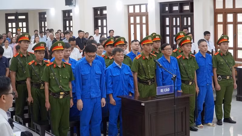Hai cựu Giám đốc Công ty điện lực Bình Thuận và thuộc cấp lãnh án -0