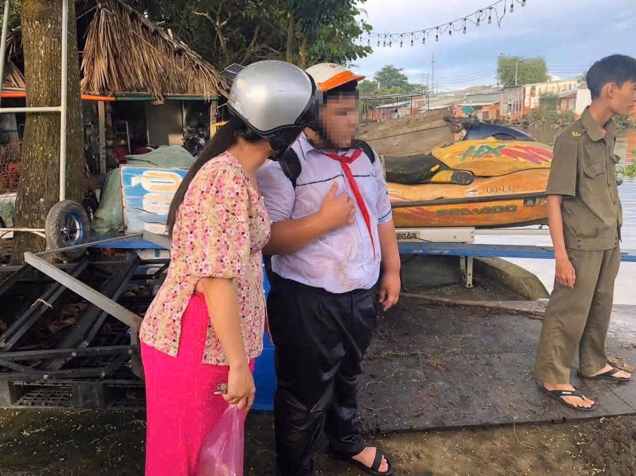 Nhân rộng hình ảnh dũng cảm cứu người của thành viên lực lượng an ninh cơ sở -0