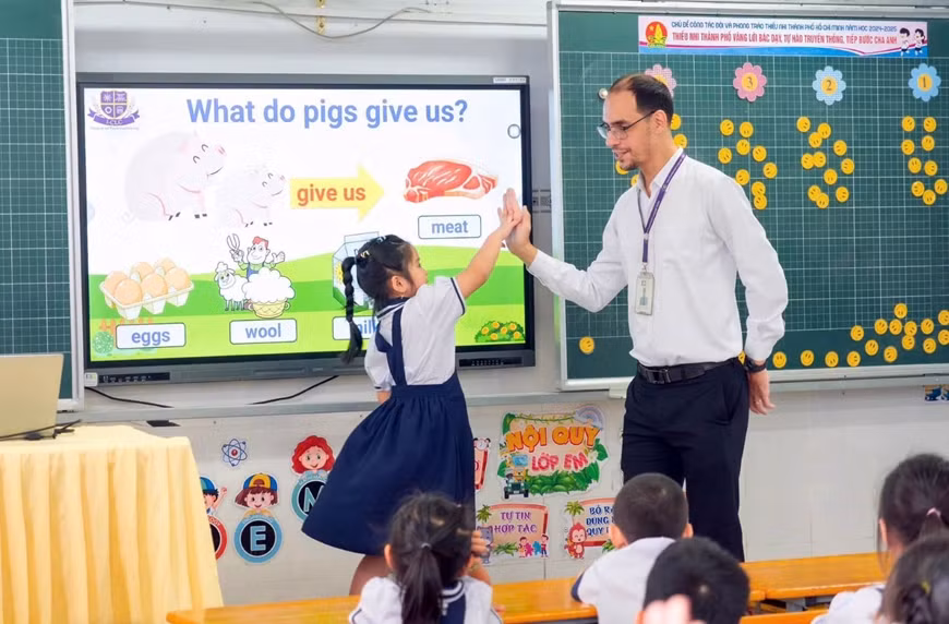 Sách giáo khoa: nền tảng trụ cột của giáo dục -0