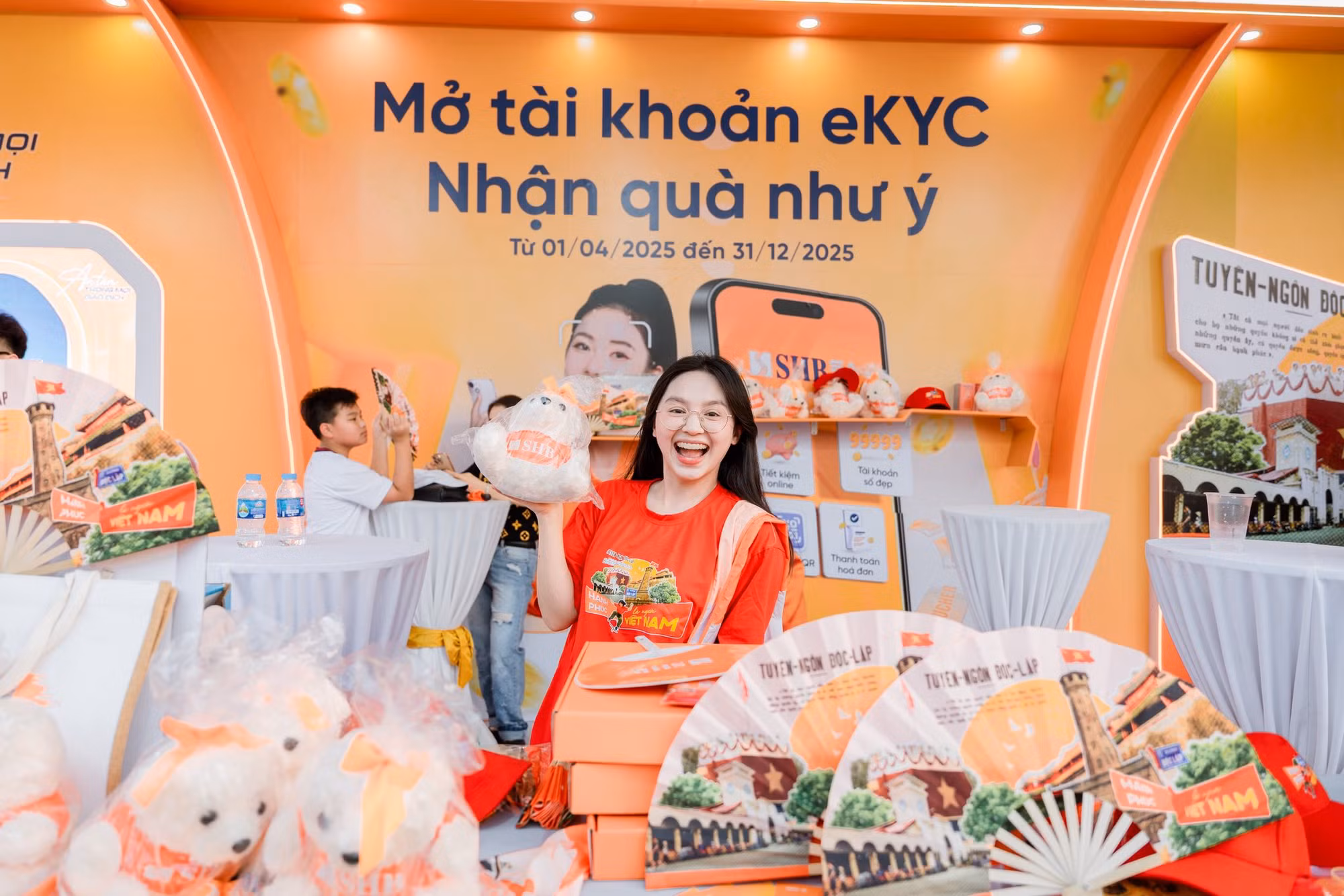 Khi ngân hàng trở thành “người kể chuyện” văn hóa cho thế hệ trẻ -0