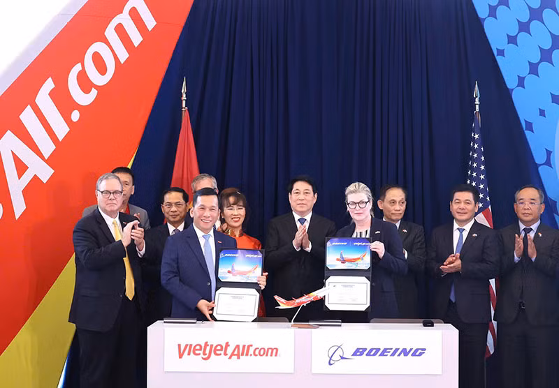 Chủ tịch nước Lương Cường chứng kiến Vietjet nhận bàn giao tàu bay Boeing đầu tiên – dấu mốc 30 năm quan hệ Việt Nam – Hoa Kỳ -0