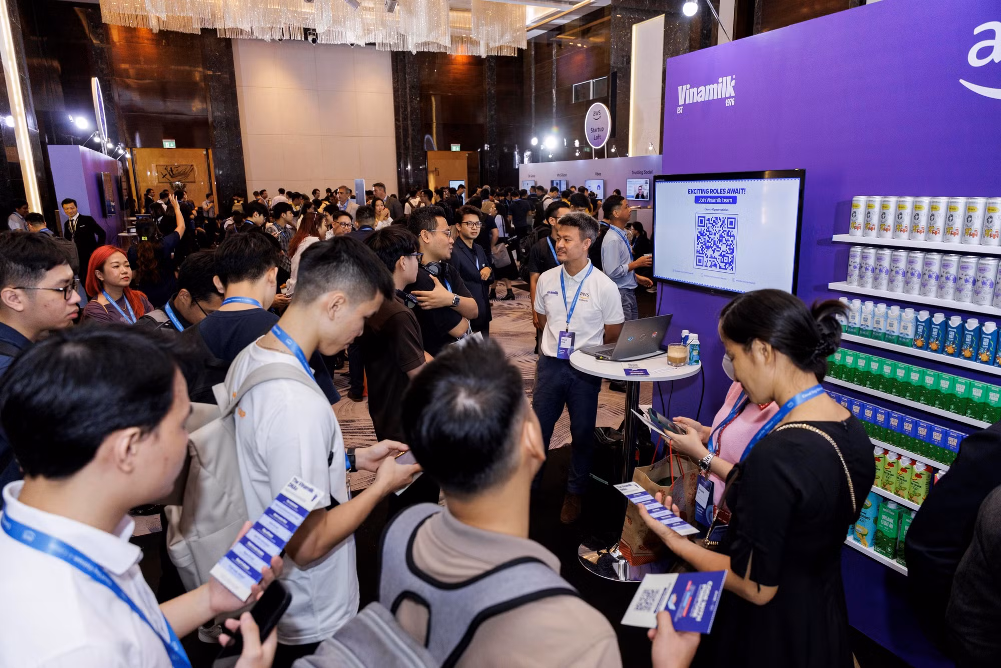 Doanh nghiệp FMCG duy nhất trình diễn công nghệ tự phát triển tại AWS Cloud Day 2025 -0