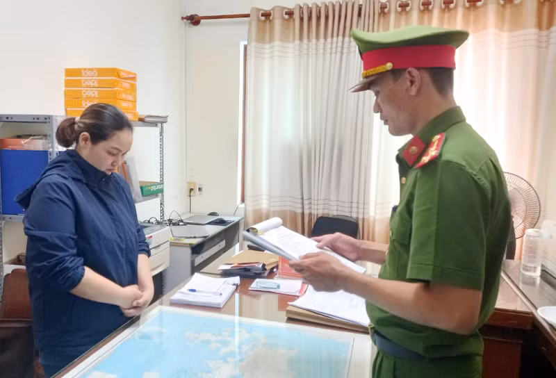  Công quỹ bị rút ruột hơn 2 tỷ đồng, 5 cựu cán bộ xã và 1 người dân lãnh án -0