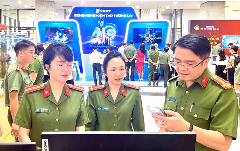 cong an qn trien khai ung dung phan mem tro ly ao trong cchc.jpg -0