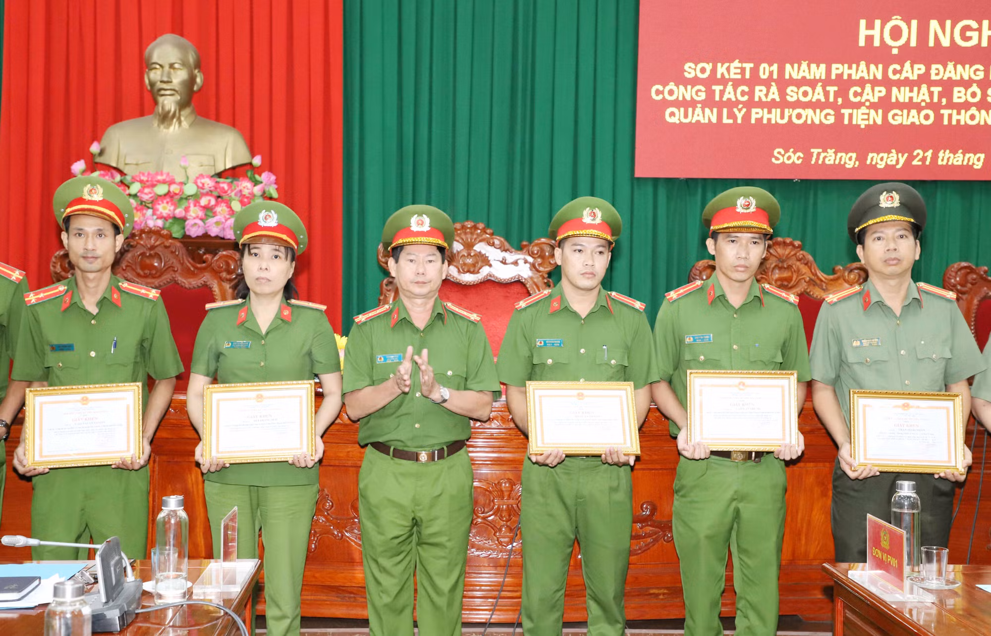 Công an cơ sở ở Sóc Trăng làm tốt công tác đăng ký phương tiện -0