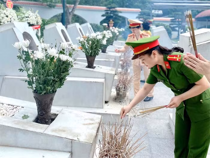 Cây bồ kết ở Ngã ba Đồng Lộc -0