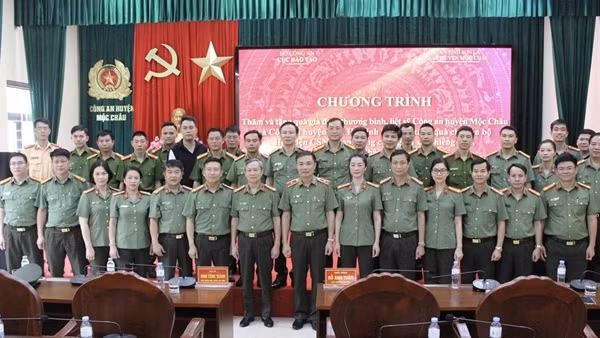 Cục Đào tạo tổ chức chuỗi hoạt động về nguồn, đền ơn đáp nghĩa tại Sơn La