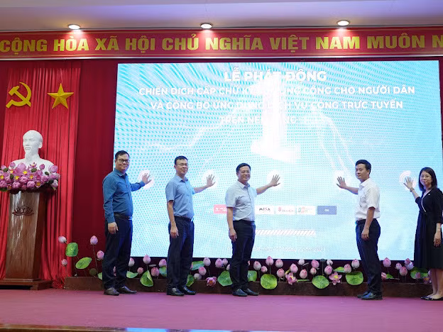 Thừa Thiên - Huế triển khai chiến dịch cấp phát chữ ký số cho toàn dân -0