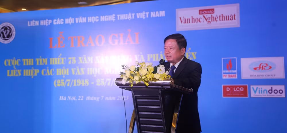 Tôn vinh sự hy sinh xương máu của các văn nghệ sĩ liệt sĩ -0