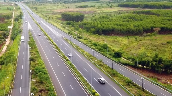 Sẽ báo cáo Chính phủ phương án thu phí cao tốc do Nhà nước đầu tư