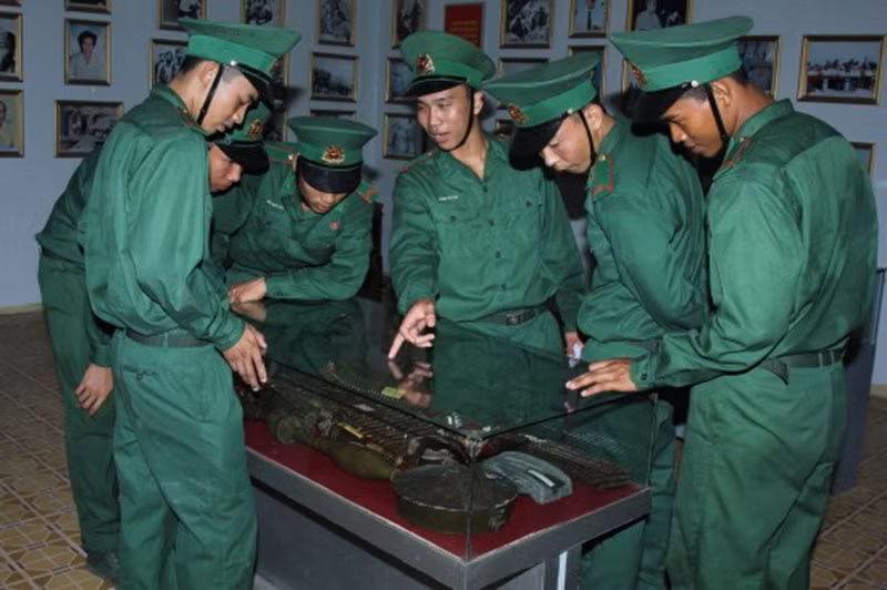 Tháng 7, ở chốn thiêng Tức Dụp -0