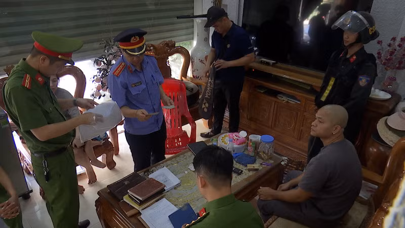 “Bát họ” do các thành viên trong một gia đình điều hành được triệt phá như thế nào? -0