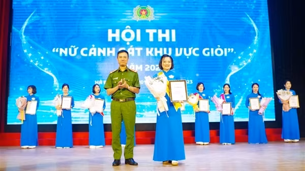 Sôi nổi hội thi tranh tài nữ Cảnh sát khu vực giỏi