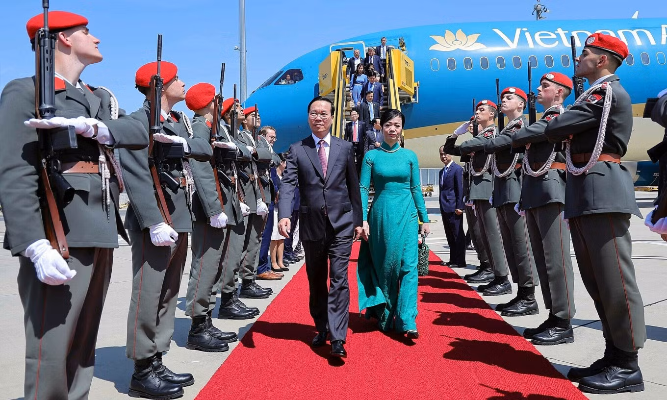 Chủ tịch nước Võ Văn Thưởng tới Vienna, bắt đầu thăm chính thức Cộng hòa Áo -0